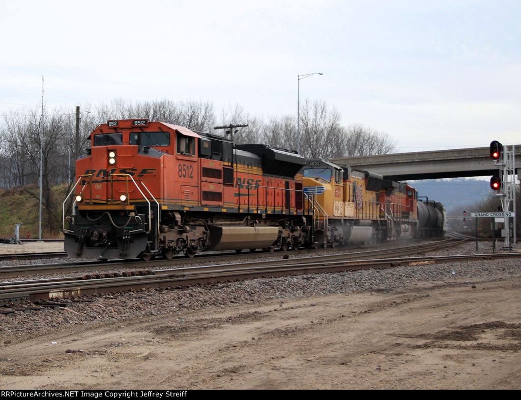 BNSF 8512